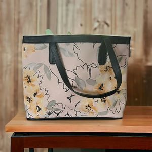 White House Black Market Floral Magnetic Closure Purse